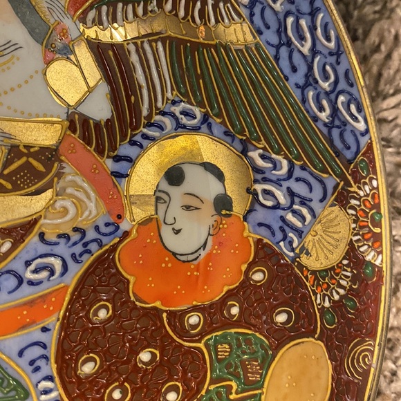 Vintage satsuma lusterware plate. Hand painted in Japan. Priced individually. - Picture 2 of 5